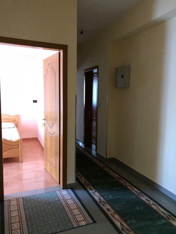 Vila Deni Tushemisht Kültér fotó